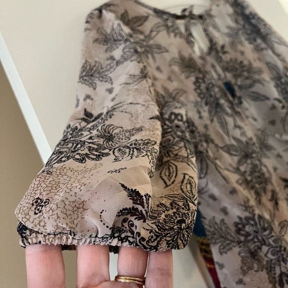 HeartSoul Semi- Sheer 3 Pattern Polyester Blouse Women’s Size Medium - Picture 6 of 11